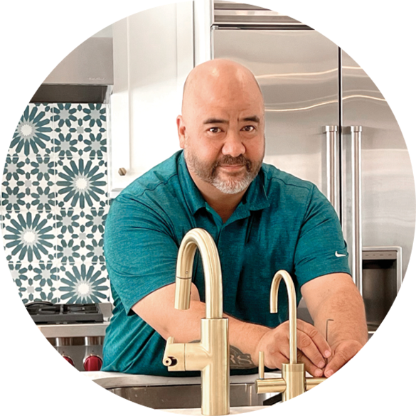 Una sola persona, confiable y contratada por nosotros, bajo nuestros estándares de calidad y servicio.